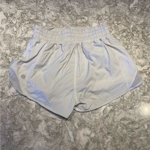Women’s Size 2 Lululemon Hotty Hot Shorts